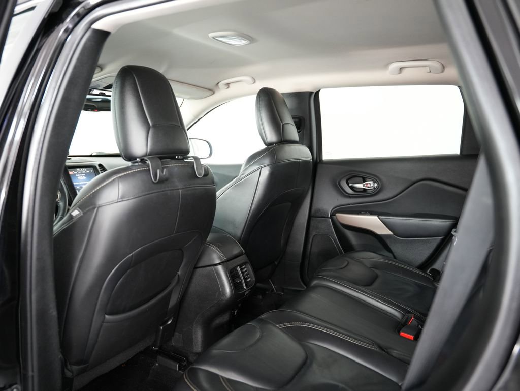 Used 2017 Jeep Cherokee Latitude w/ True North Edition image 36