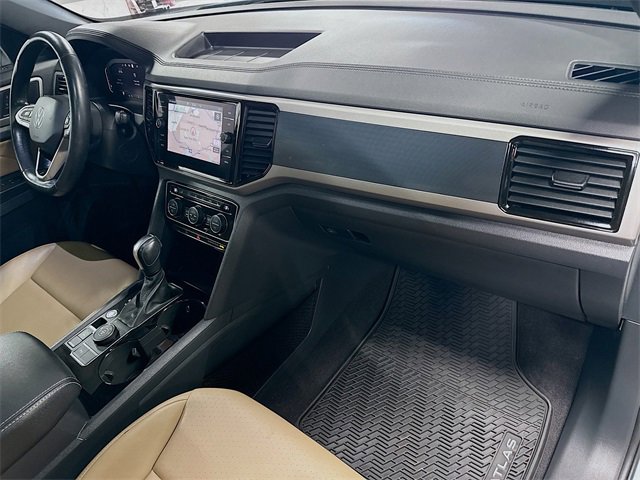 Used 2020 Volkswagen Atlas Cross Sport SEL image 32