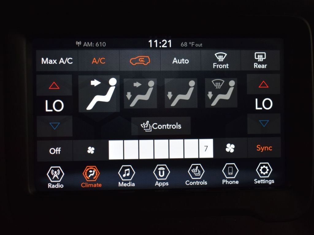 Used 2020 Jeep Renegade Limited w/ Trailer Tow Group image 18