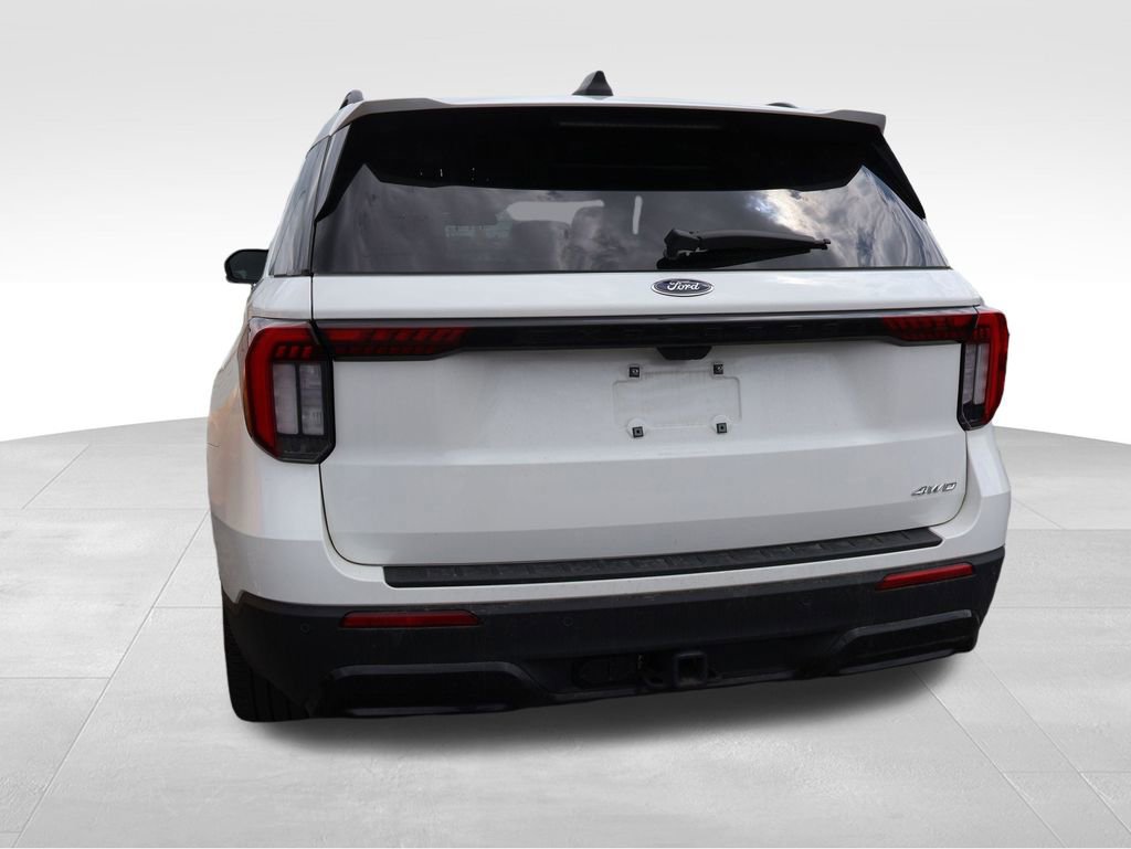 Used 2025 Ford Explorer ST-Line w/ ST-Line Street Pack image 6