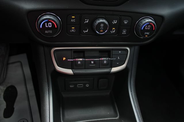 Used 2023 GMC Terrain Denali w/ Denali Premium Package AWD/4WD image 18