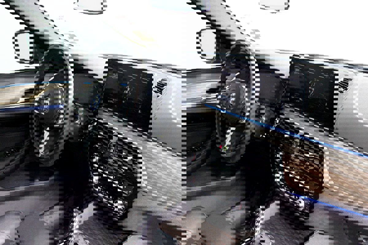 Used 2023 BMW 530e 530e w/ M Sport Package image 16