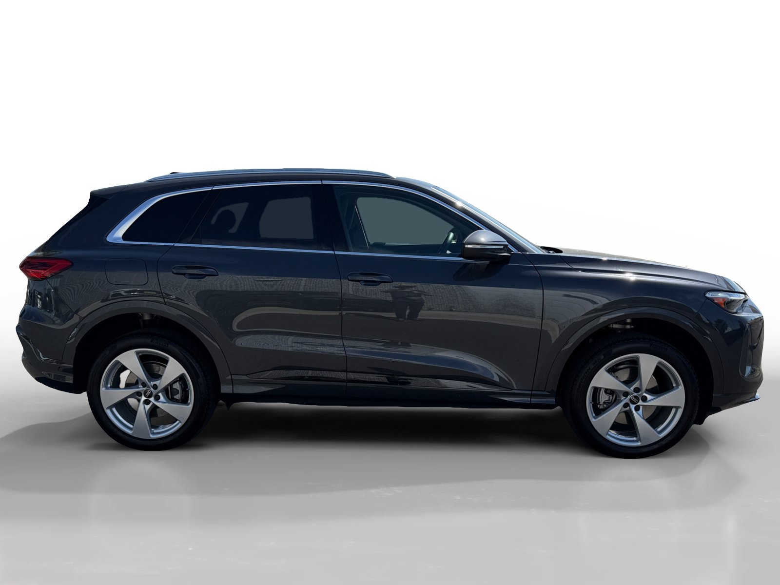 Certified 2025 Audi Q5 Premium Plus AWD/4WD image 6