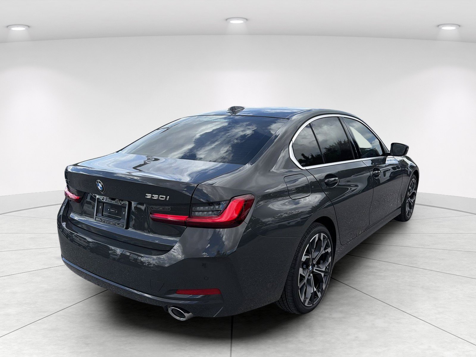 New 2026 BMW 330i xDrive Sedan w/ Premium Package AWD/4WD image 4