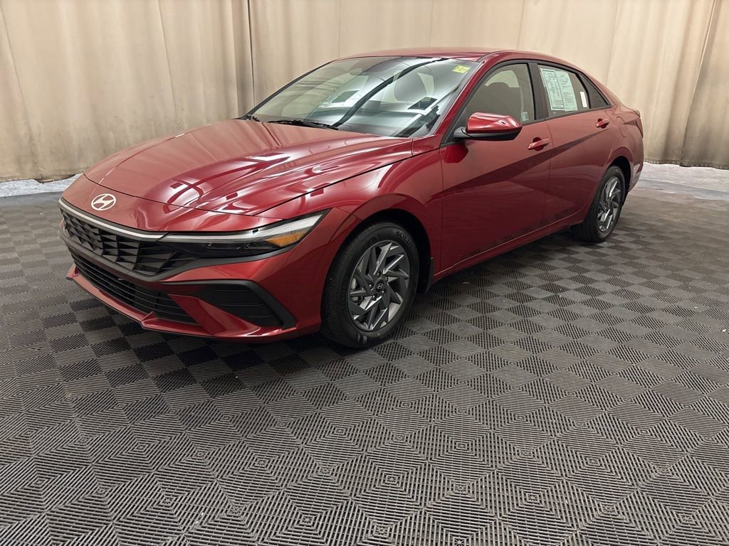 Certified 2024 Hyundai Elantra SEL image 1