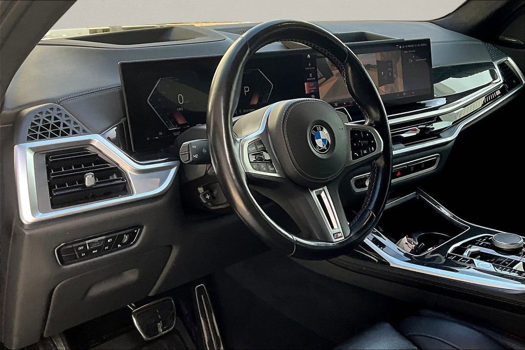 Used 2023 BMW X7 M60i AWD/4WD image 15