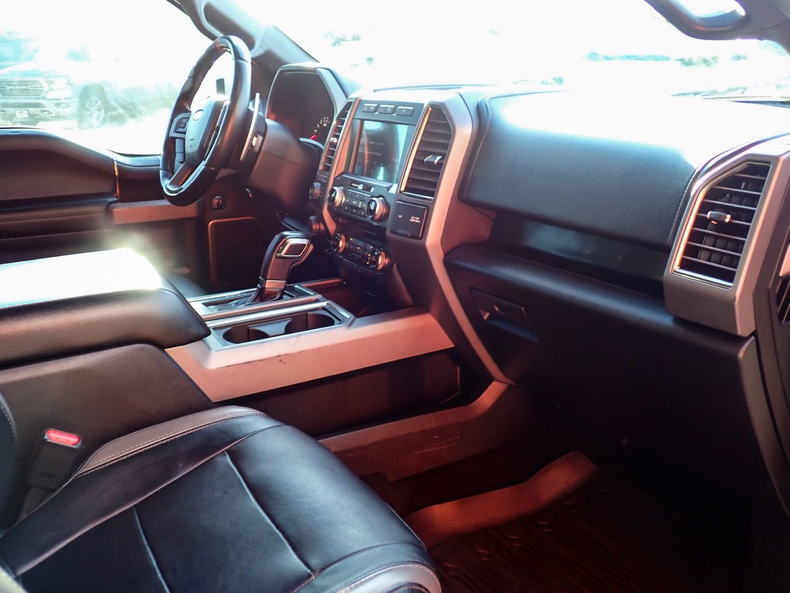 Used 2017 Ford F150 Raptor w/ Equipment Group 802A Luxury image 19