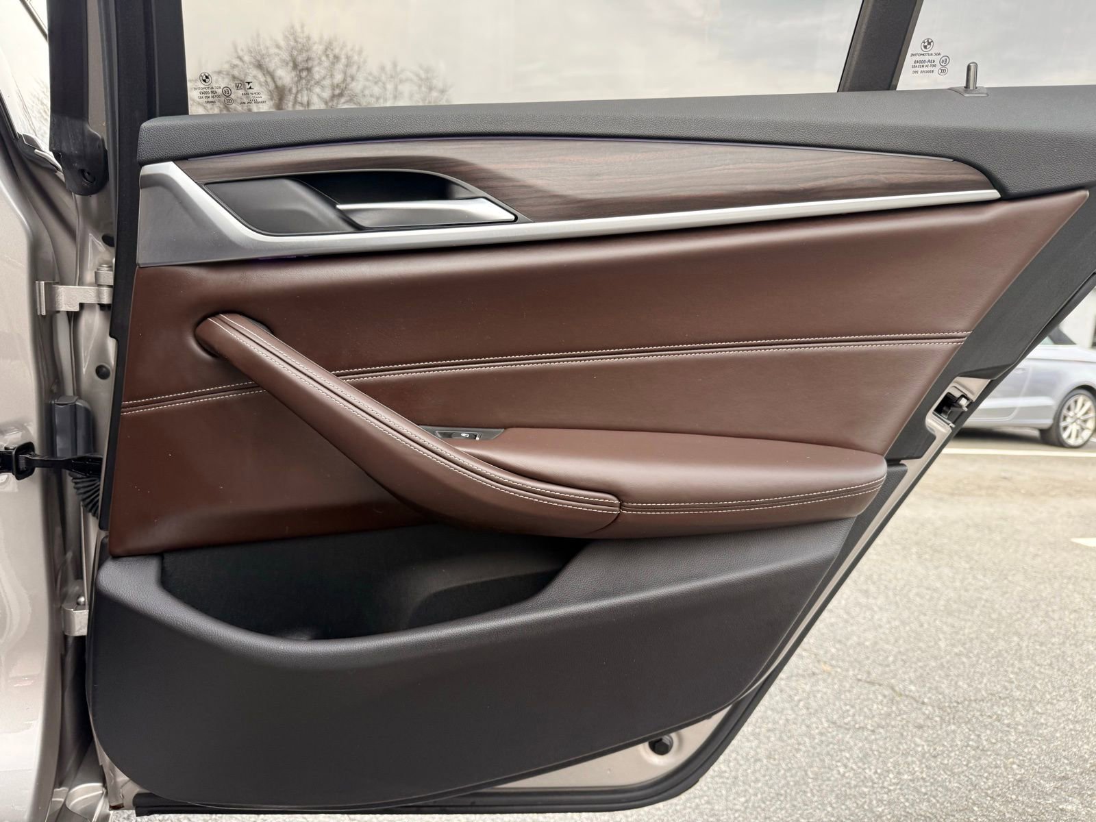 Used 2017 BMW 540i xDrive image 32