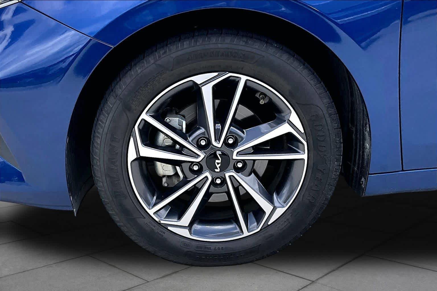 Certified 2022 Kia Forte LXS w/ LXS Technology Package FWD image 9
