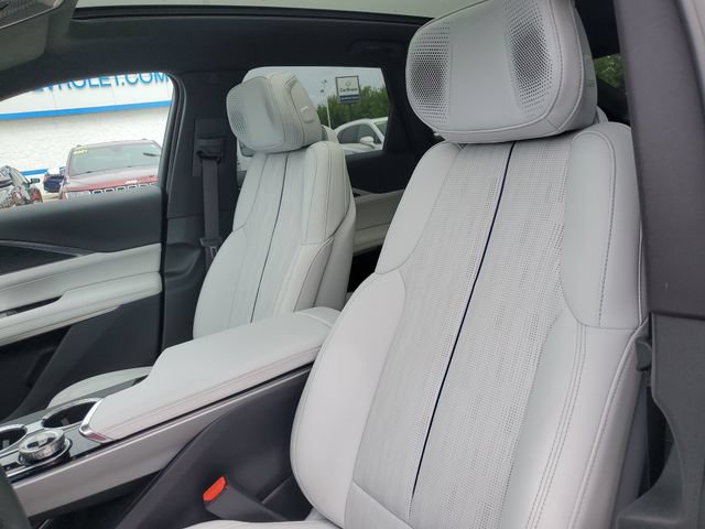 Certified 2024 Cadillac Lyriq Sport w/ LPO, Floor Liner Package AWD/4WD image 5