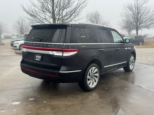 Used 2024 Lincoln Navigator Reserve image 7