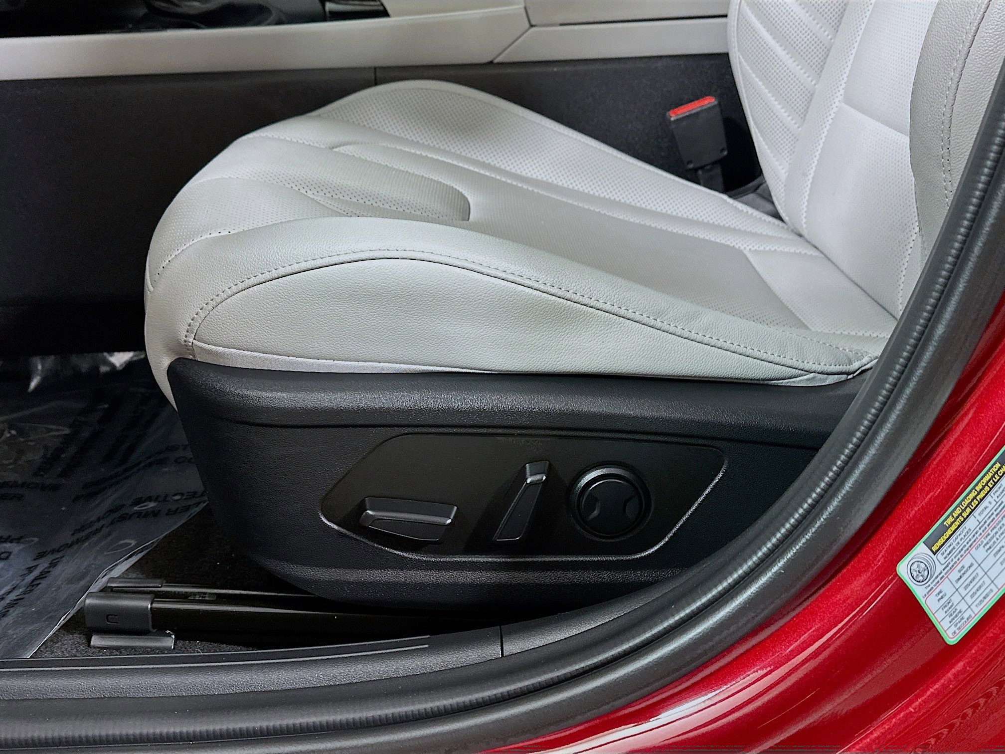 Certified 2024 Hyundai Elantra Limited FWD image 20