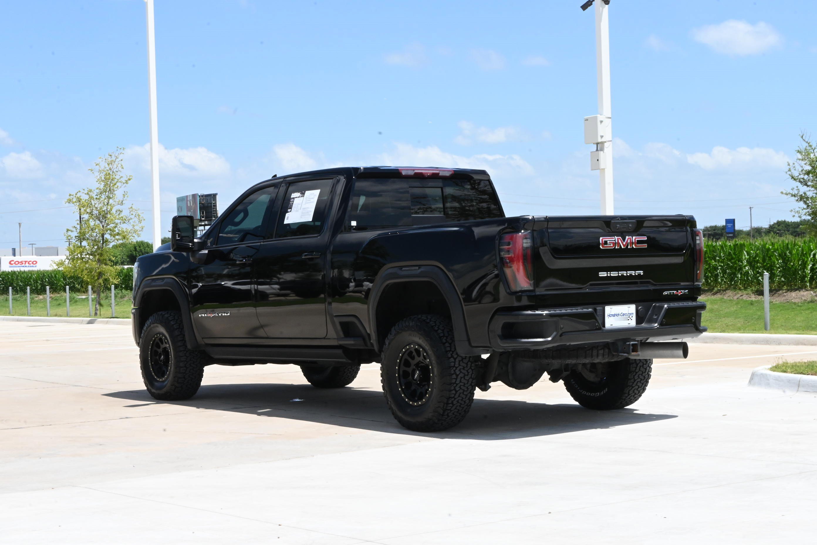 Used 2024 GMC Sierra 2500 AT4X AWD/4WD image 7