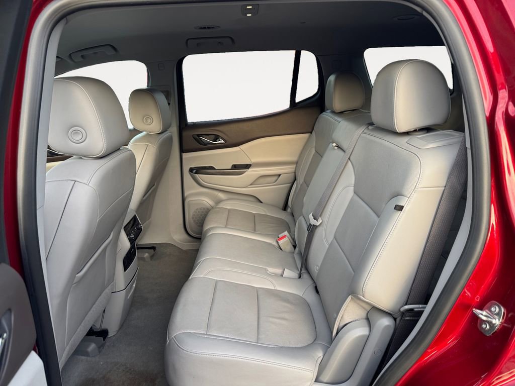 Used 2023 GMC Acadia SLT image 13