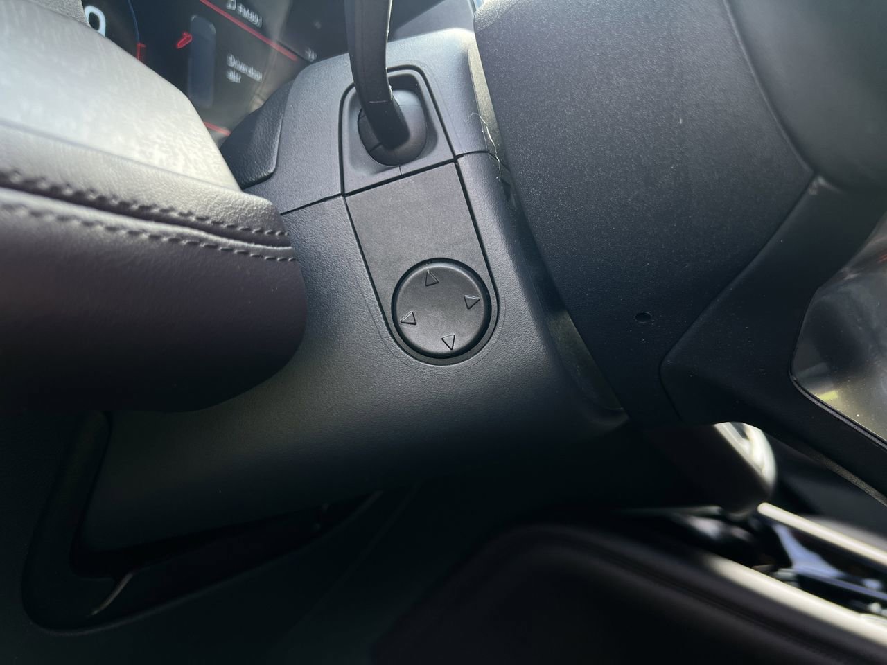 Used 2025 Ford Explorer Platinum image 13