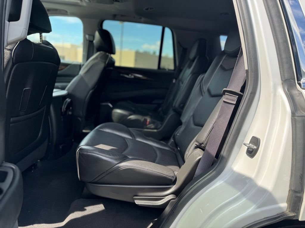 Used 2016 Cadillac Escalade Luxury AWD/4WD image 26
