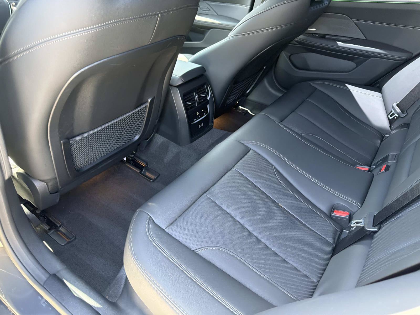 Used 2024 BMW i4 eDrive35 w/ Convenience Package RWD image 9
