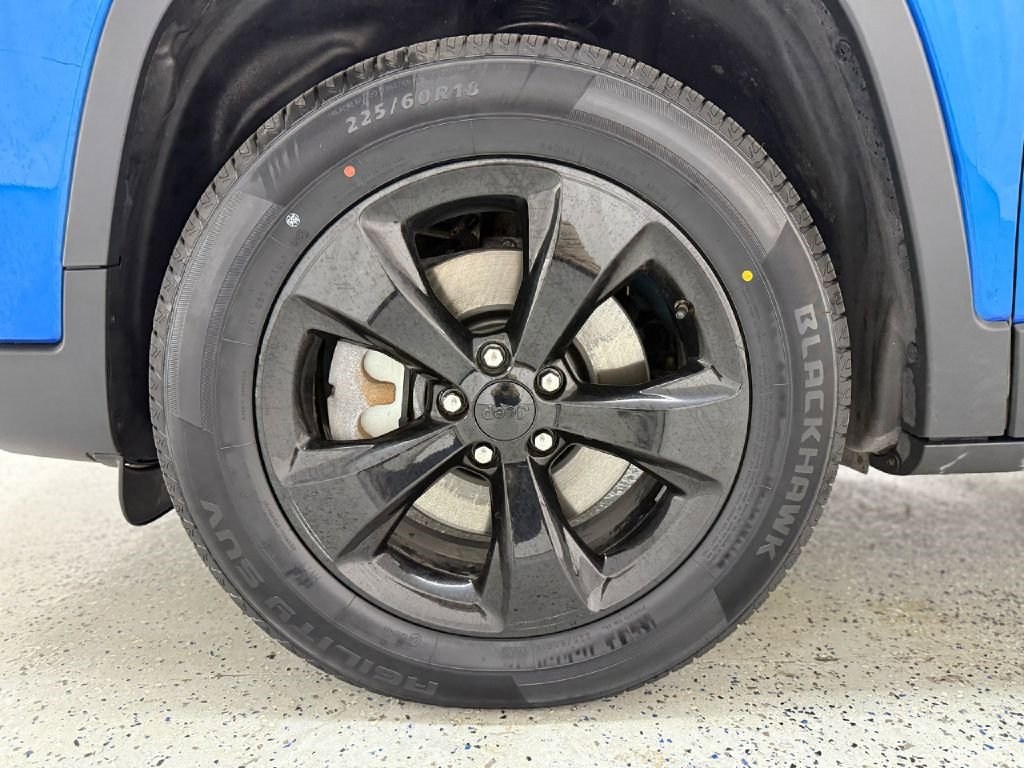 Used 2020 Jeep Cherokee Latitude Plus image 28