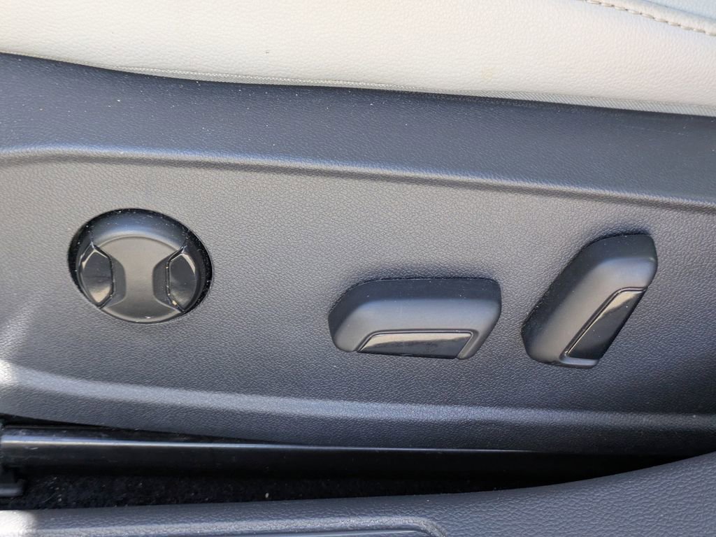 Used 2023 Volkswagen Jetta SE FWD image 19