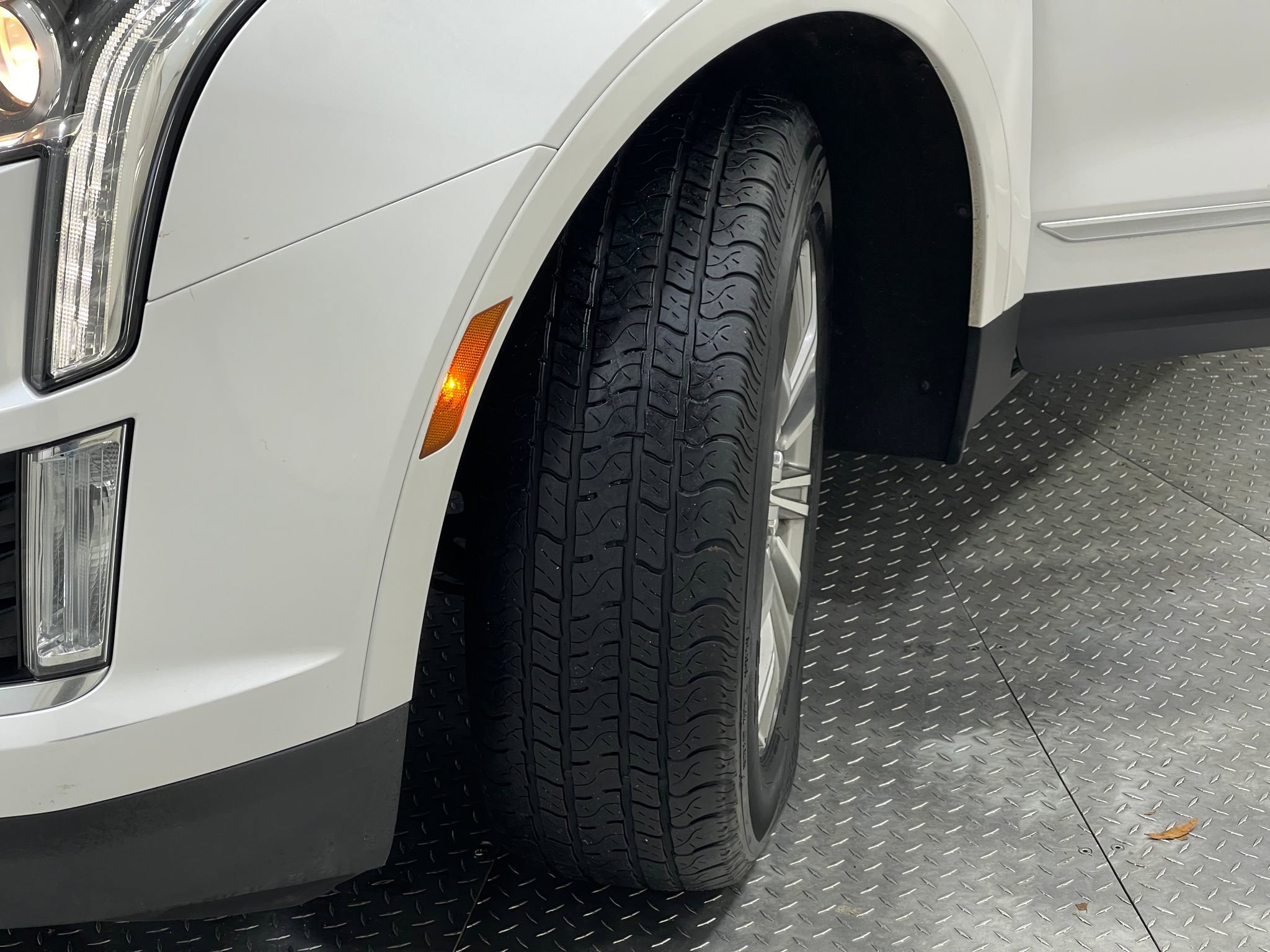 Used 2017 Cadillac XT5 Luxury w/ Driver Awareness Package image 36