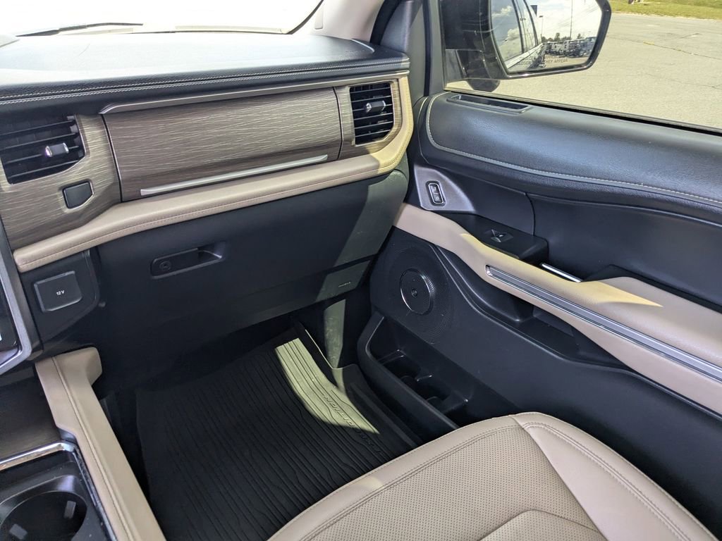 Used 2024 Ford Expedition Max Limited image 17