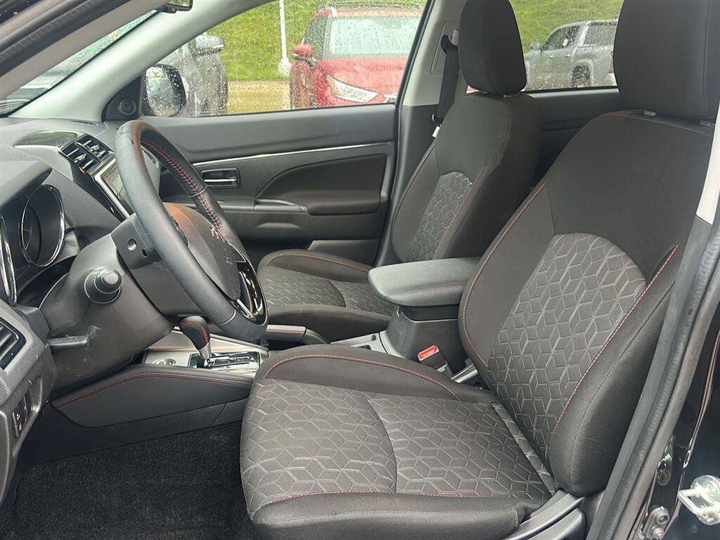 Used 2026 Mitsubishi Outlander Sport LE AWD/4WD image 12