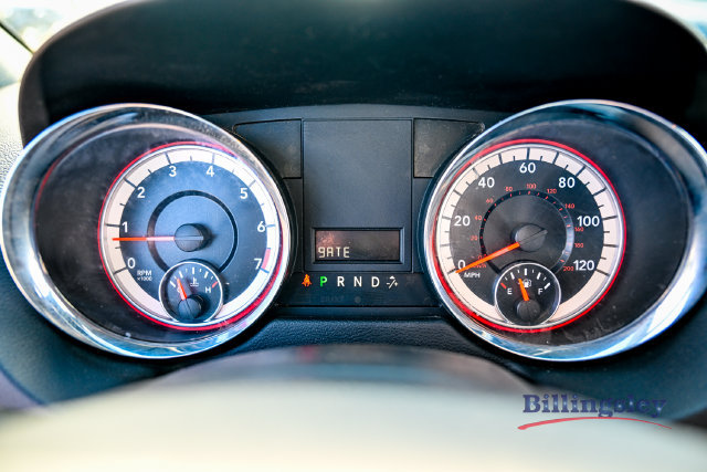 Used 2016 Dodge Grand Caravan SXT w/ UConnect Hands-Free Group FWD image 9