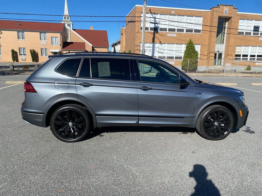 Used 2020 Volkswagen Tiguan SE R-Line image 4
