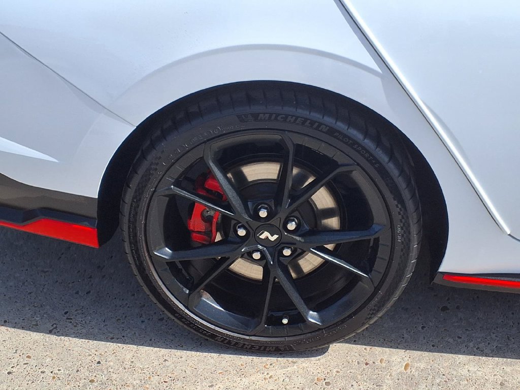 Used 2025 Hyundai Elantra N FWD image 10
