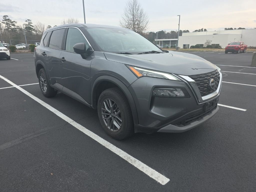 Used 2023 Nissan Rogue S image 15