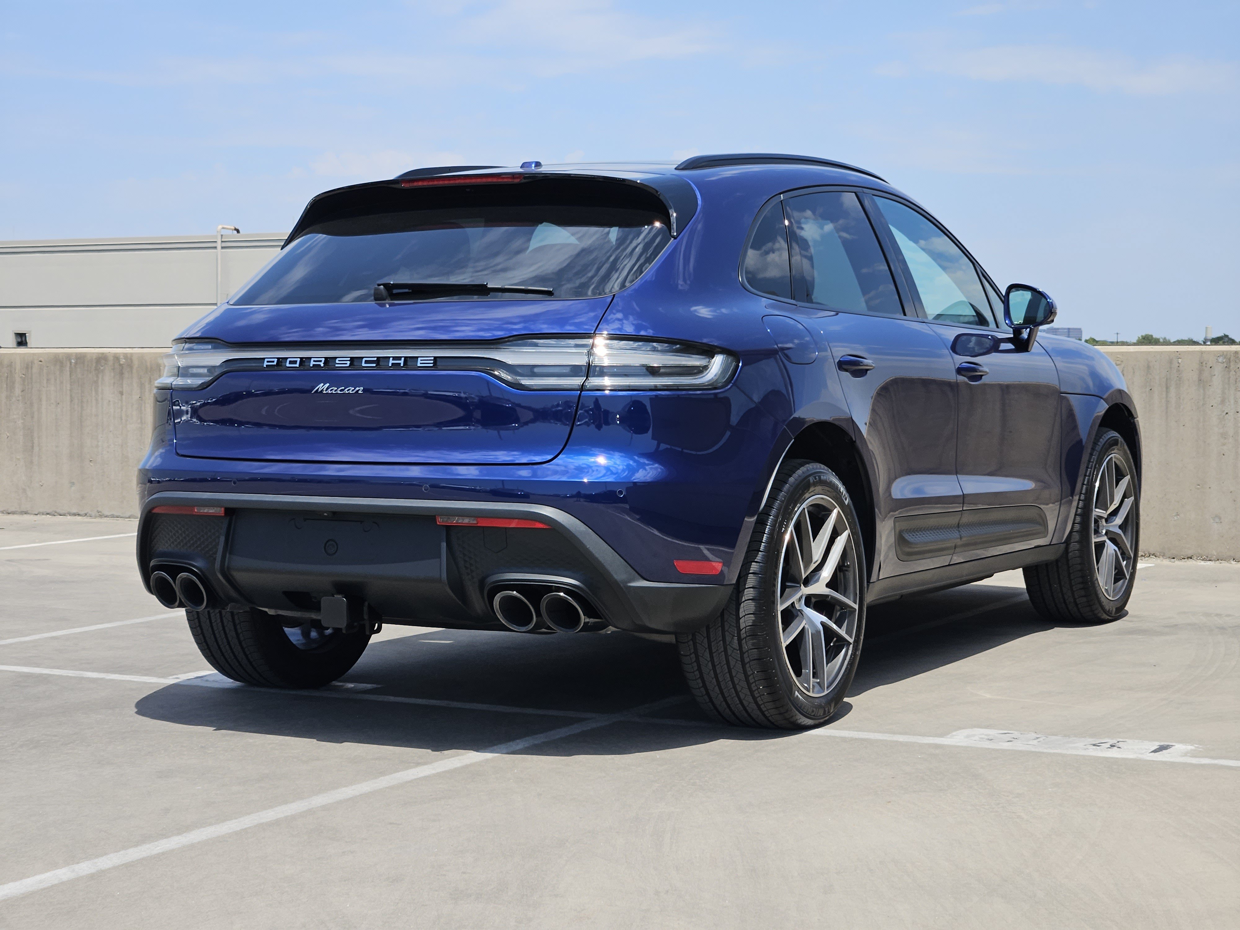 Certified 2026 Porsche Macan AWD/4WD image 8
