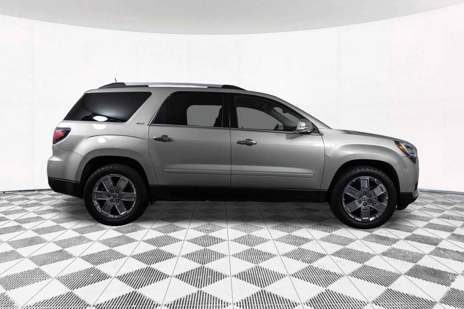 Used 2017 GMC Acadia Limited SLT AWD/4WD image 22