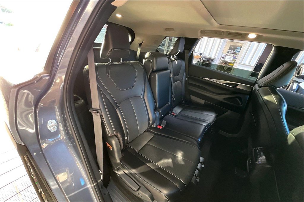 Used 2024 INFINITI QX60 Luxe AWD/4WD image 16