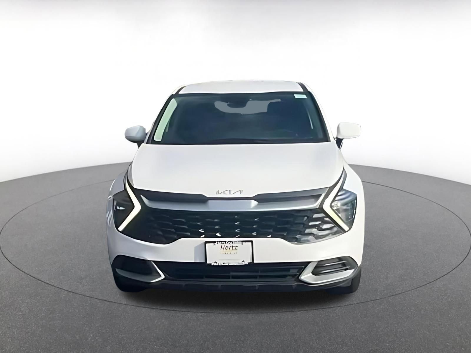 Used 2025 Kia Sportage LX image 4