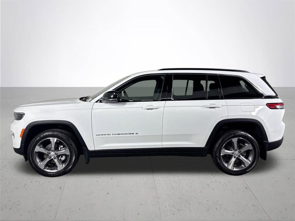 New 2025 Jeep Grand Cherokee Limited w/ MOPAR Finishing Package image 9