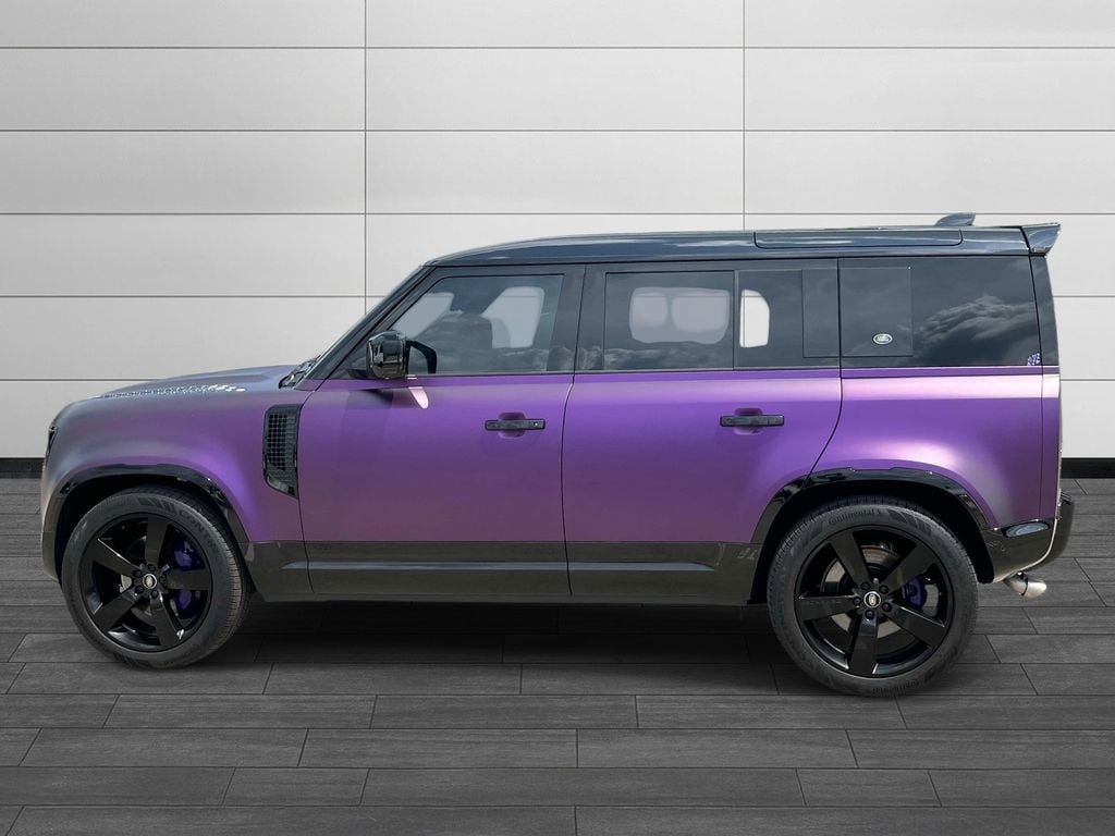 Certified 2024 Land Rover Defender 110 V8 AWD/4WD image 2