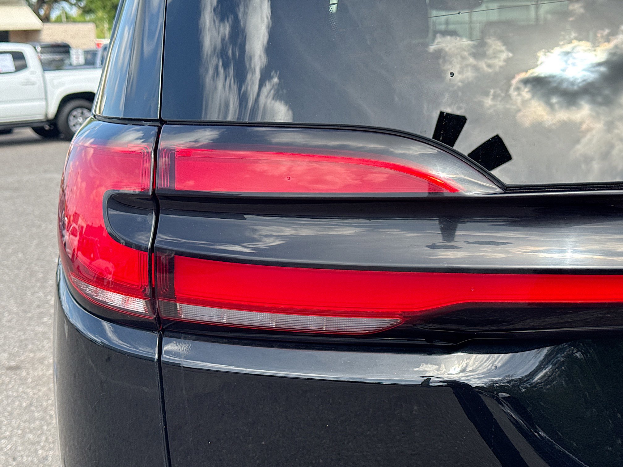 Used 2025 Chrysler Pacifica Select FWD image 10