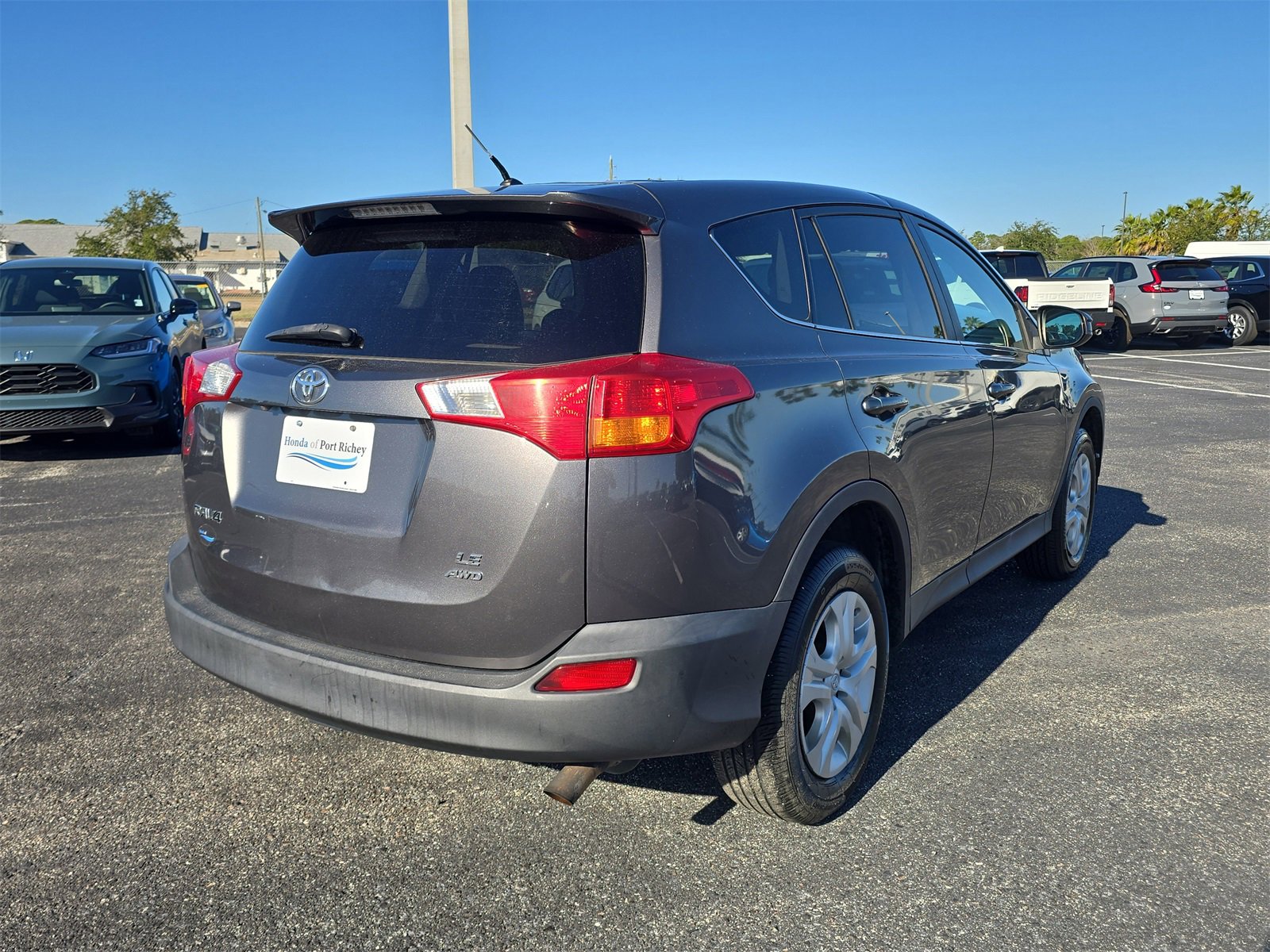 Used 2013 Toyota RAV4 LE image 4