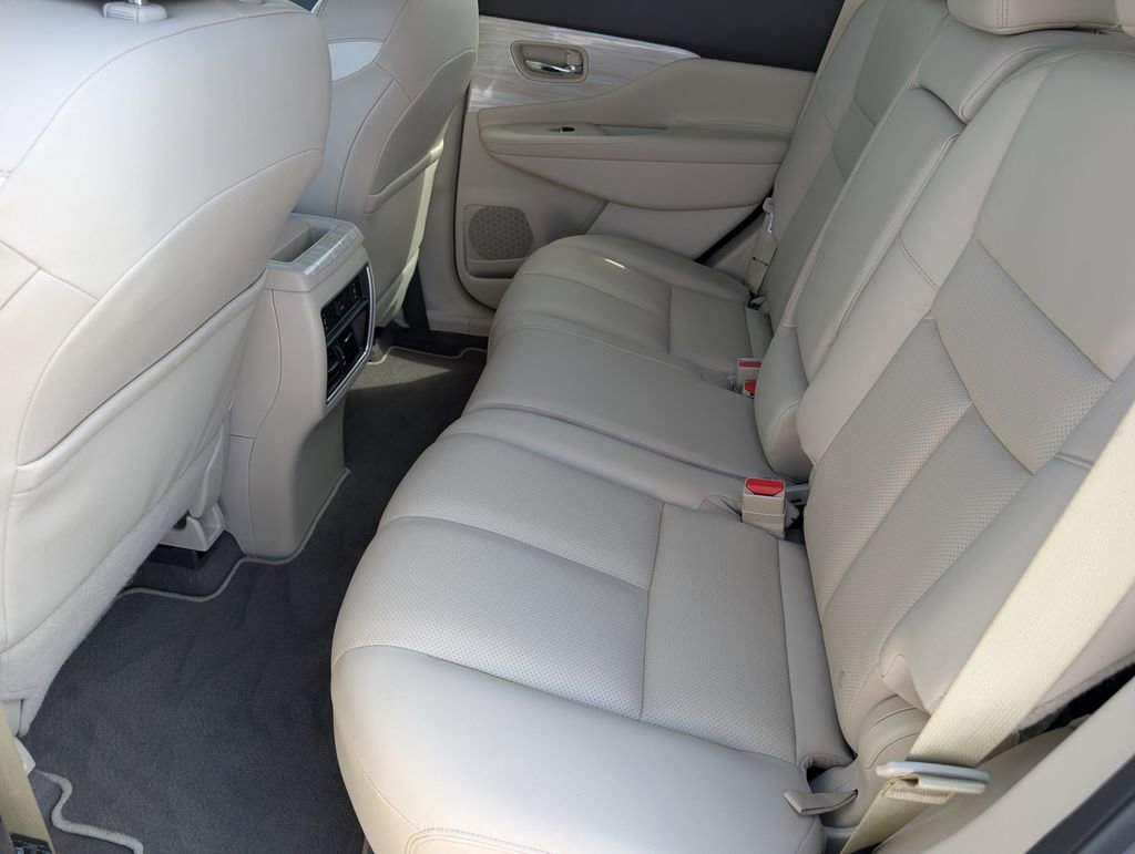 Used 2018 Nissan Murano SL w/ Moonroof Package image 14