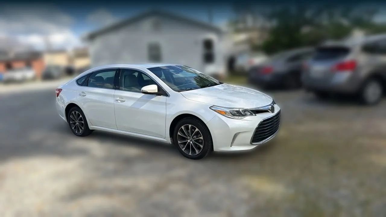 Used 2017 Toyota Avalon XLE FWD image 14