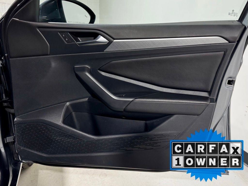 Used 2024 Volkswagen Jetta SE image 23