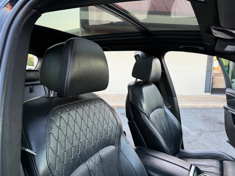 Used 2019 BMW X5 xDrive50i w/ M Sport Package image 13