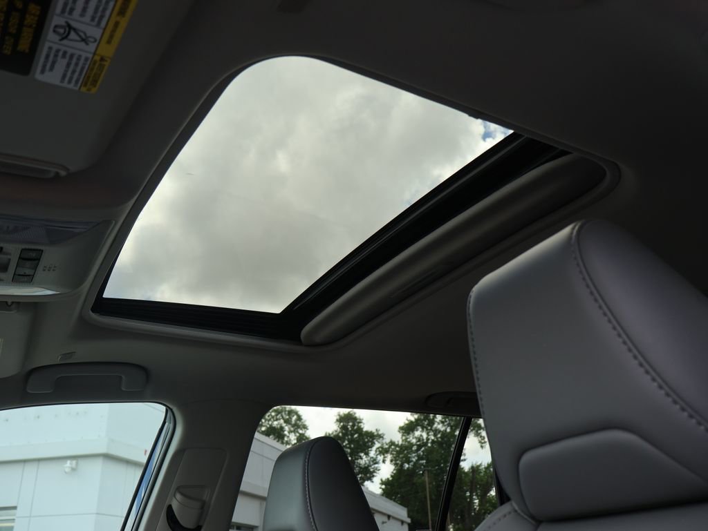 Used 2023 Toyota RAV4 XLE Premium AWD/4WD image 98