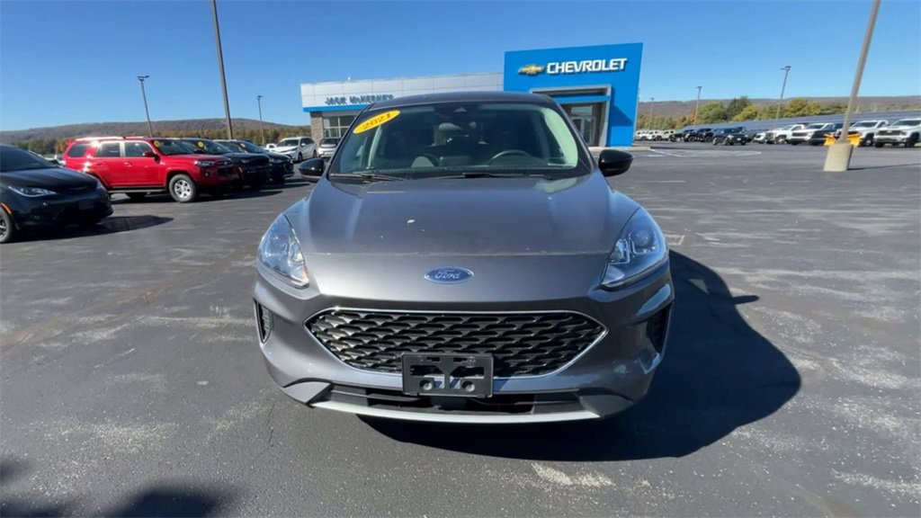 Used 2021 Ford Escape SE image 3