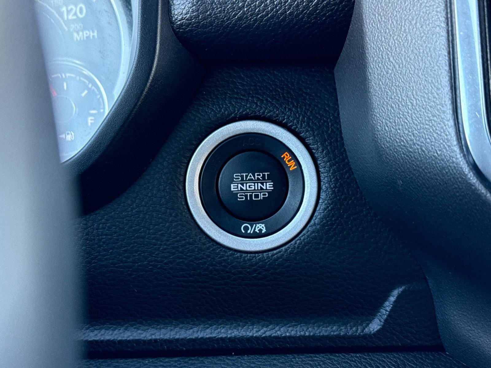 Used 2024 RAM 1500 Laramie image 24