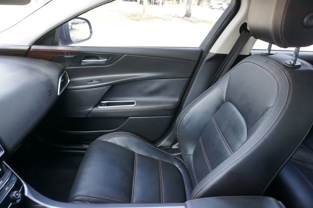 Used 2018 Jaguar XE Prestige image 28