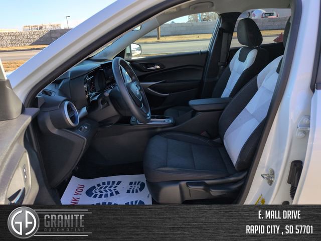 Used 2024 Chevrolet Trax LS w/ LS Convenience Package image 9