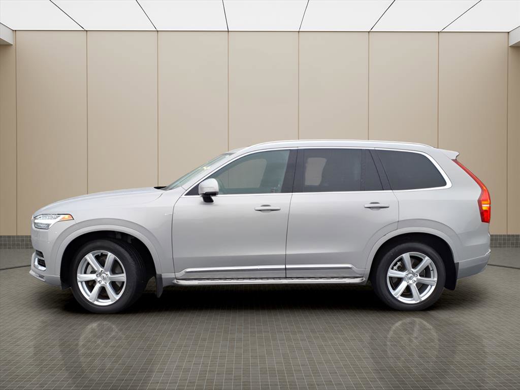Used 2024 Volvo XC90 B5 Core w/ Protection Package Premier image 3
