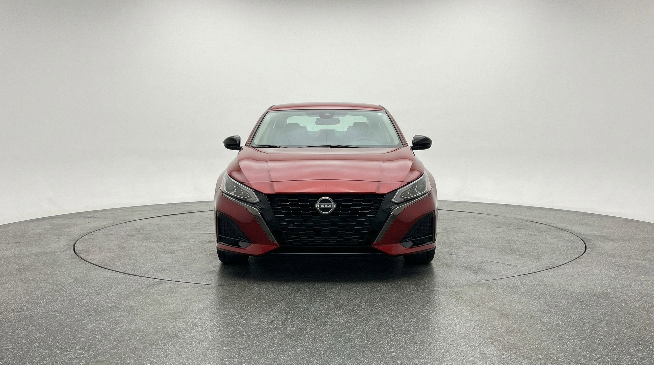 Used 2025 Nissan Altima 2.5 SV image 2