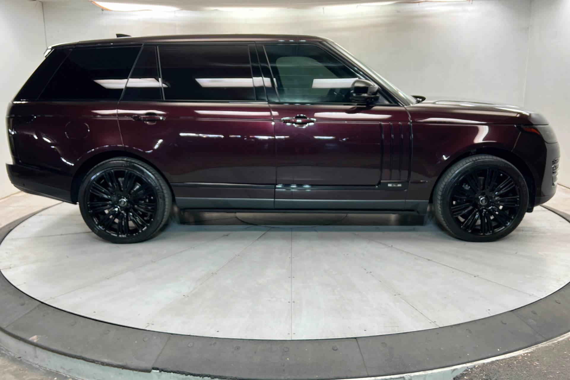 Used 2019 Land Rover Range Rover LWB SV Autobiography AWD/4WD image 6